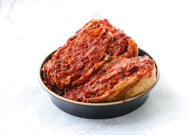 명절 밑반찬 걱정 끝, 예소담 특 포기김치 8kg 한 통이면 끝! 1 예소담 특 포기김치 제품사진1
